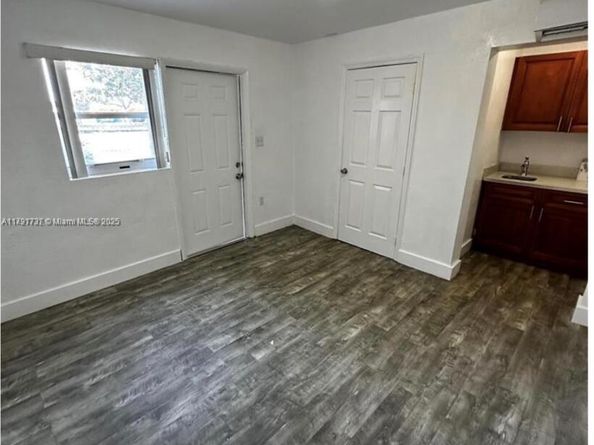 1064 NW 103rd St, Miami FL 33150