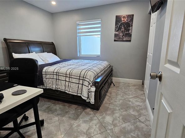 4651 SW 19th St, Fort Lauderdale FL 33317