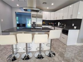 4651 SW 19th St, Fort Lauderdale FL 33317