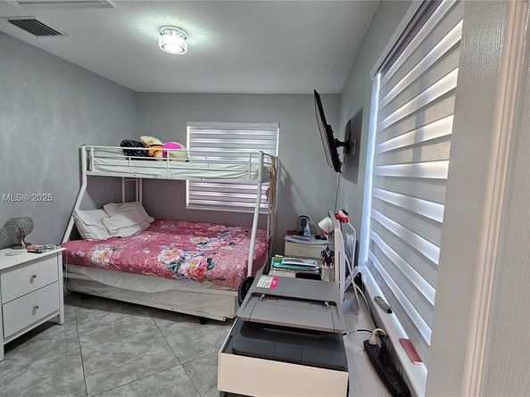 4651 SW 19th St, Fort Lauderdale FL 33317