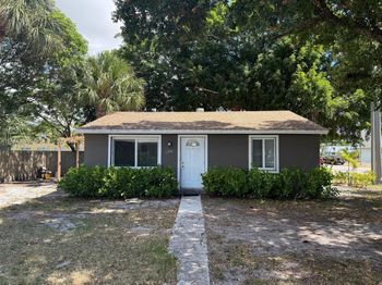 1299 NE 40th Ct