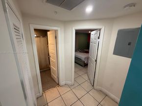 1299 NE 40th Ct, Oakland Park FL 33334