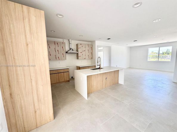 14980 Buchanan St, Miami FL 33176