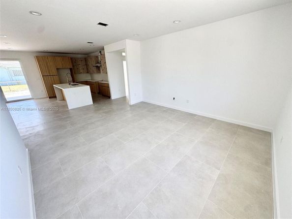 14980 Buchanan St, Miami FL 33176