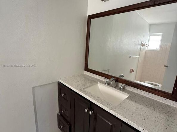 2161 NW 73rd Ave, Sunrise FL 33313