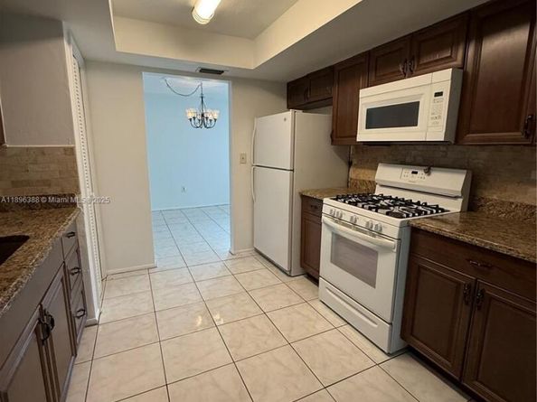 2161 NW 73rd Ave, Sunrise FL 33313