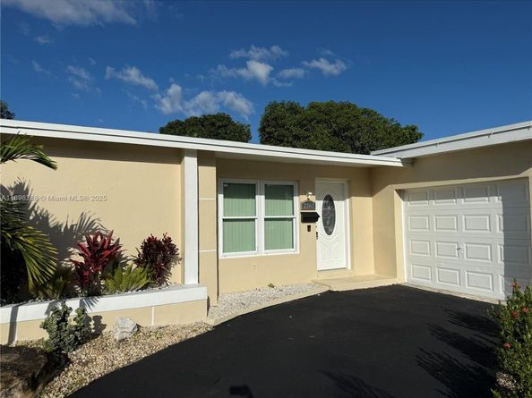 2161 NW 73rd Ave, Sunrise FL 33313