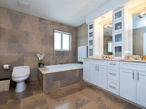 7605 SW 178th Ter, Palmetto Bay FL 33157