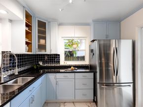 244 NW 44th St, Miami FL 33127