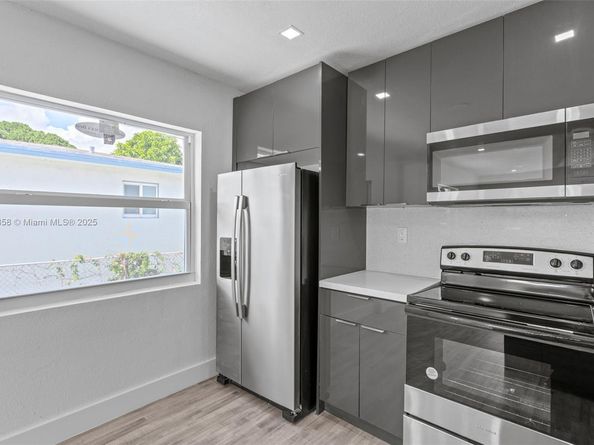 2847 Polk St, Hollywood FL 33020