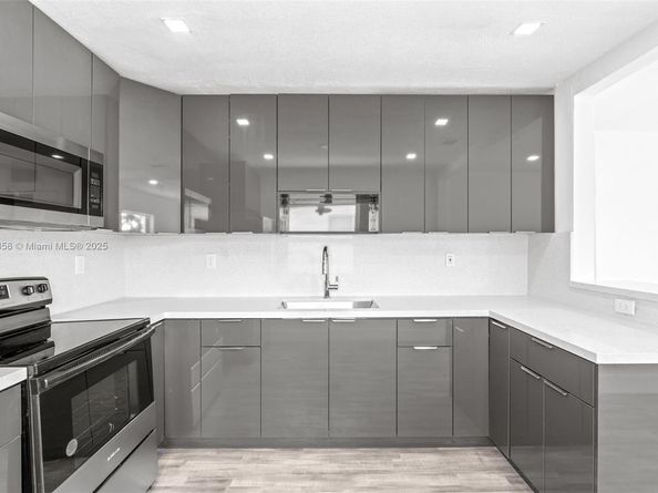 2847 Polk St, Hollywood FL 33020