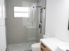 10996 NW 58th Ter, Doral FL 33178
