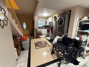 2669 W 52nd St 12, Hialeah FL 33016
