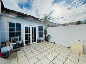 2669 W 52nd St 12, Hialeah FL 33016