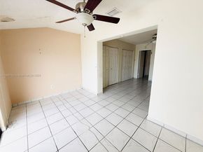 2669 W 52nd St 12, Hialeah FL 33016
