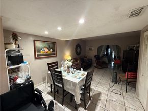 2669 W 52nd St 12, Hialeah FL 33016