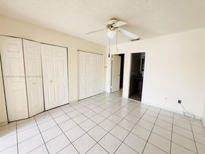 2669 W 52nd St 12, Hialeah FL 33016