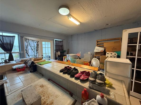 2669 W 52nd St 12, Hialeah FL 33016