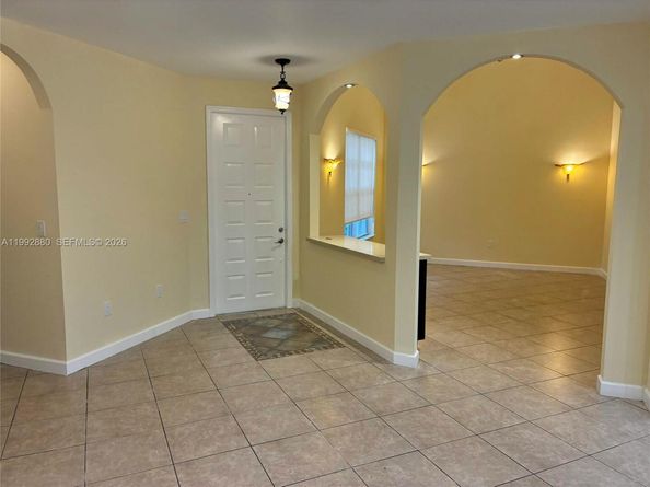 1764 NW 166th Ave, Pembroke Pines FL 33028
