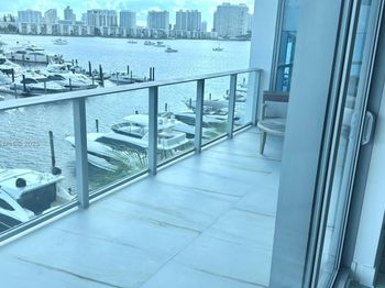 17111 Biscayne Blvd