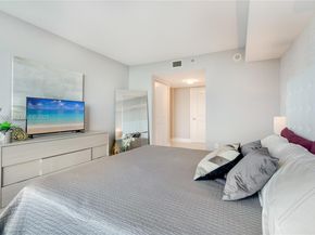 2641 N Flamingo Rd 1703N, Sunrise FL 33323