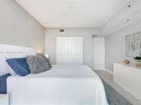 2641 N Flamingo Rd 1703N, Sunrise FL 33323