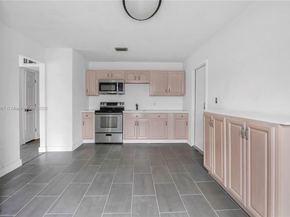 921 NW 5th Ave, Pompano Beach FL 33060