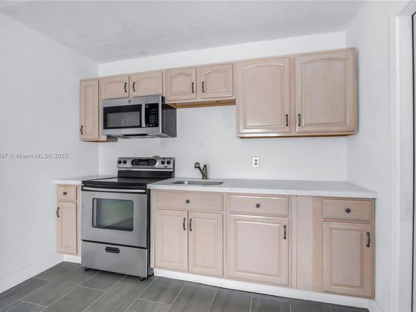 921 NW 5th Ave, Pompano Beach FL 33060