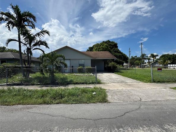 921 NW 5th Ave, Pompano Beach FL 33060