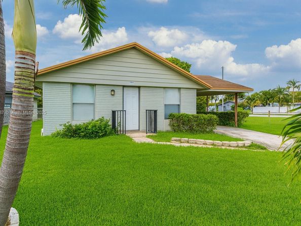 921 NW 5th Ave, Pompano Beach FL 33060