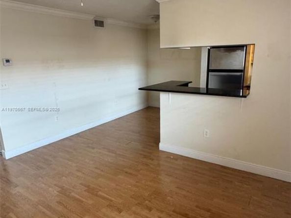 2441 SW 31st Ave 303, Miami FL 33145