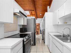 2679 S Parkview Dr, Hallandale Beach FL 33009
