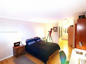 555 NE 30 st 201, Miami FL 33137