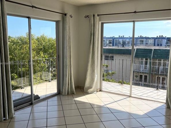 6780 W 2nd Ct 408, Hialeah FL 33012