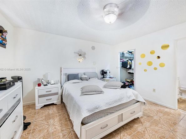 1178 NW 123rd Pl 1210, Miami FL 33182