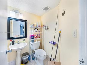 1178 NW 123rd Pl 1210, Miami FL 33182
