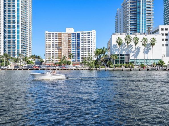 600 Parkview Dr 820, Hallandale Beach FL 33009