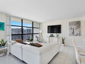 600 Parkview Dr 820, Hallandale Beach FL 33009