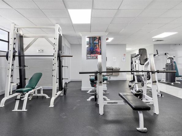 600 Parkview Dr 820, Hallandale Beach FL 33009