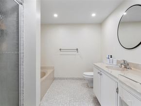 600 Parkview Dr 820, Hallandale Beach FL 33009