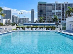 600 Parkview Dr 820, Hallandale Beach FL 33009