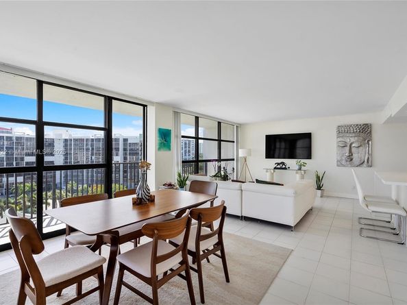 600 Parkview Dr 820, Hallandale Beach FL 33009