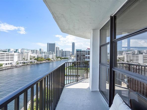 600 Parkview Dr 820, Hallandale Beach FL 33009