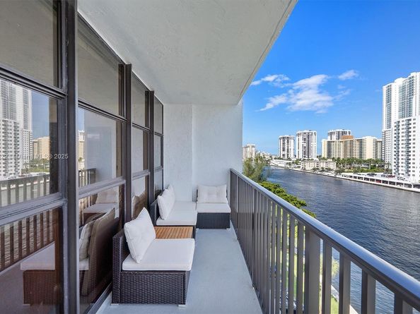 600 Parkview Dr 820, Hallandale Beach FL 33009