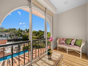 6636 Riviera Dr, Coral Gables FL 33146