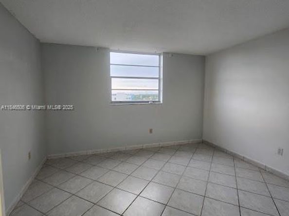 5055 NW 7th St 1003, Miami FL 33126