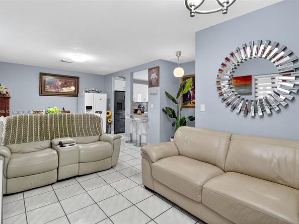 3297 SW 26th St, Miami FL 33133