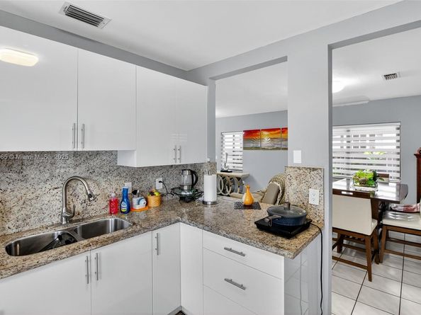 3297 SW 26th St, Miami FL 33133