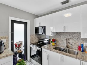 3297 SW 26th St, Miami FL 33133