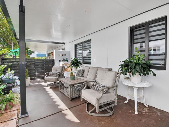 3297 SW 26th St, Miami FL 33133